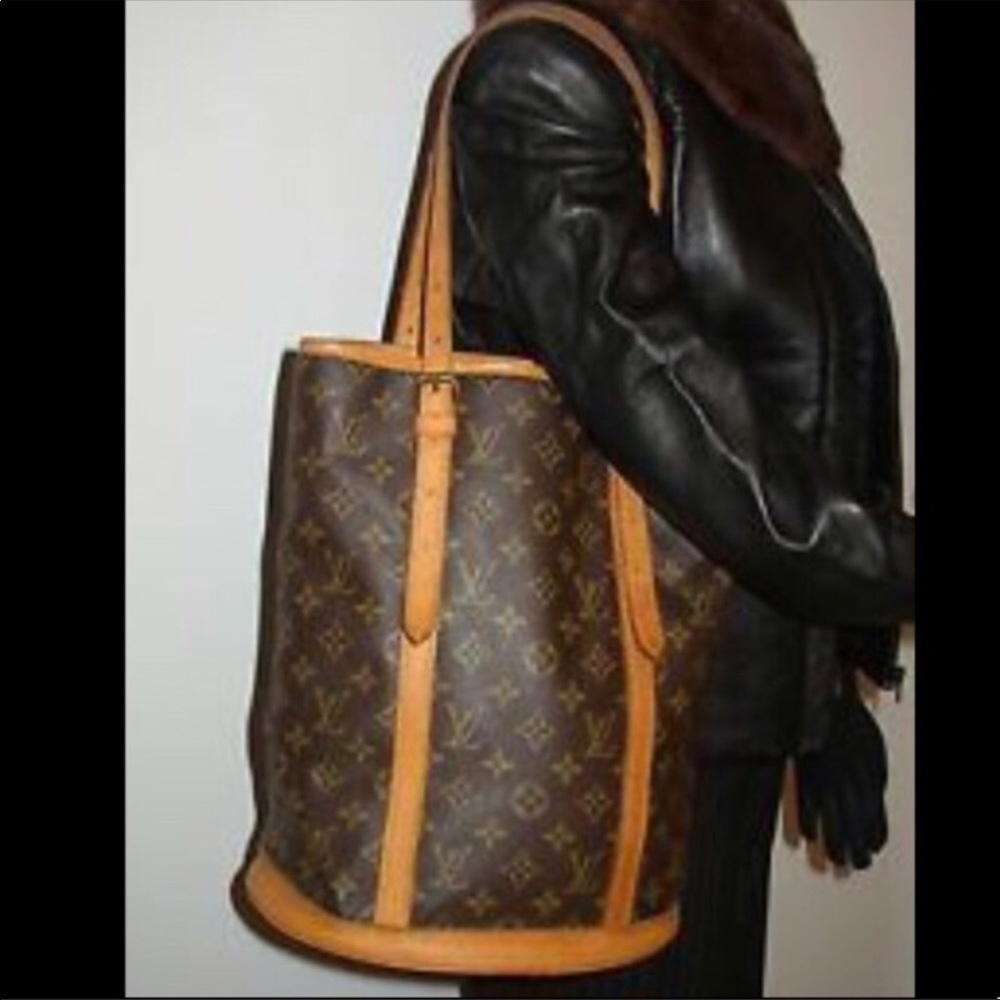 Authentic Louis Vuitton Bucket GM Monogram Tote